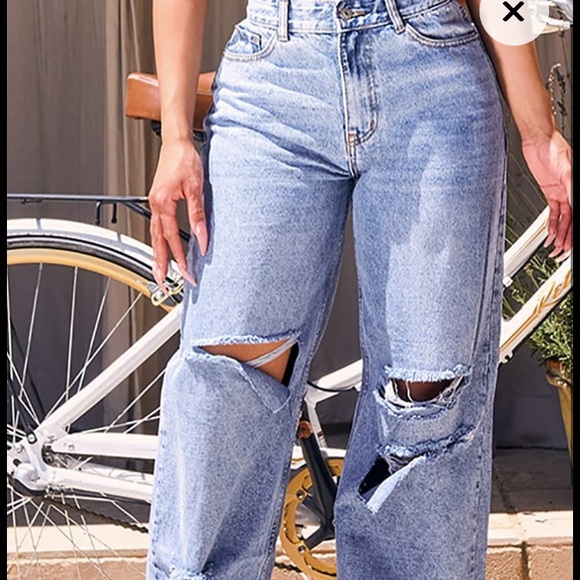 ISO!! NEED SIZE 0-2PLT BAGGY BOYFRIEND JEANS